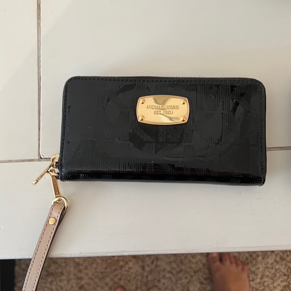 Michael Kors wristlet